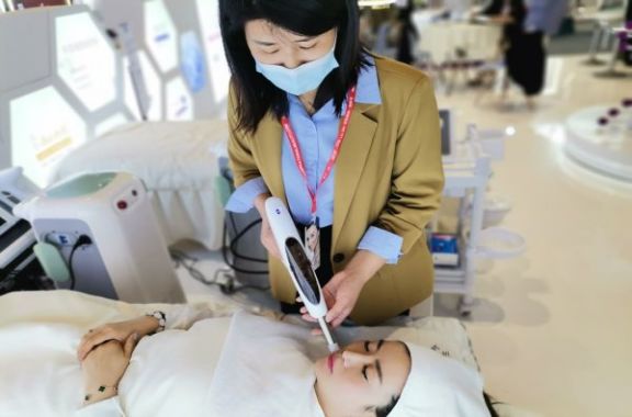 Huajing's Advanced Medical Cooling Solutions